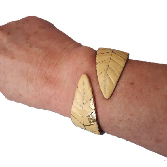 Vintage Chunky Gold Leaf Enamel Statement Bracelet - Picture 1 of 6